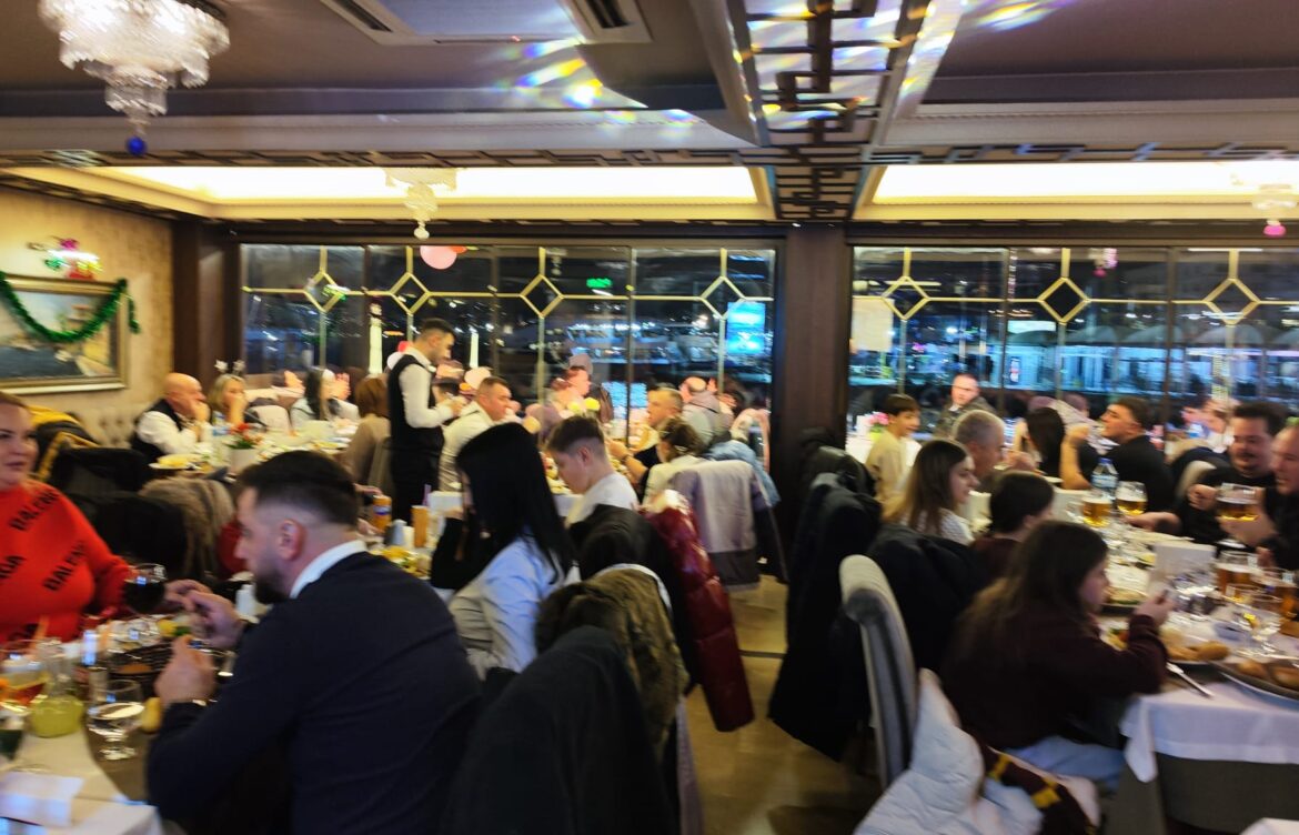 Galata Köprüsü’nün Butik Lezzet Noktası: Galata Sembol Balık